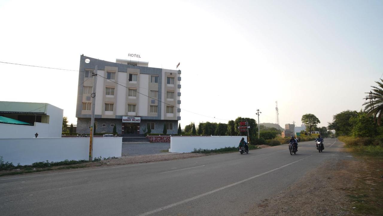 Hotel Badam Palace Udaipur Esterno foto