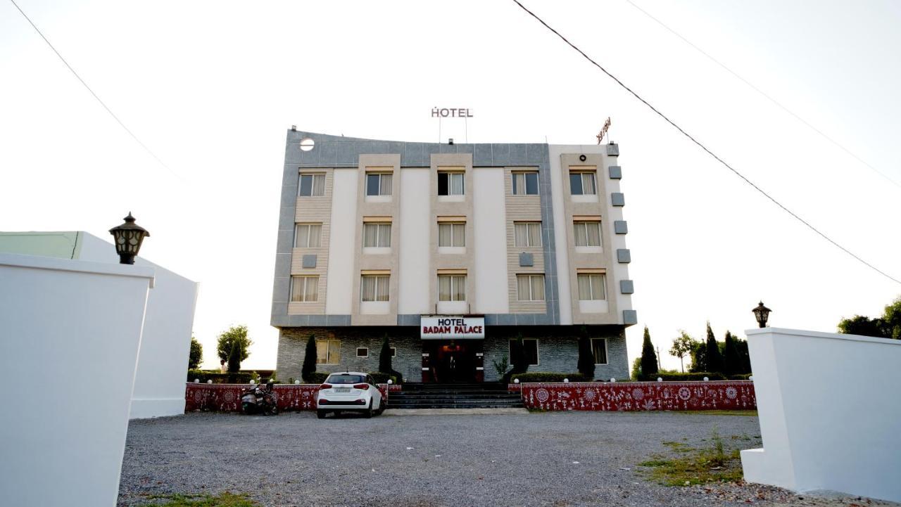 Hotel Badam Palace Udaipur Esterno foto